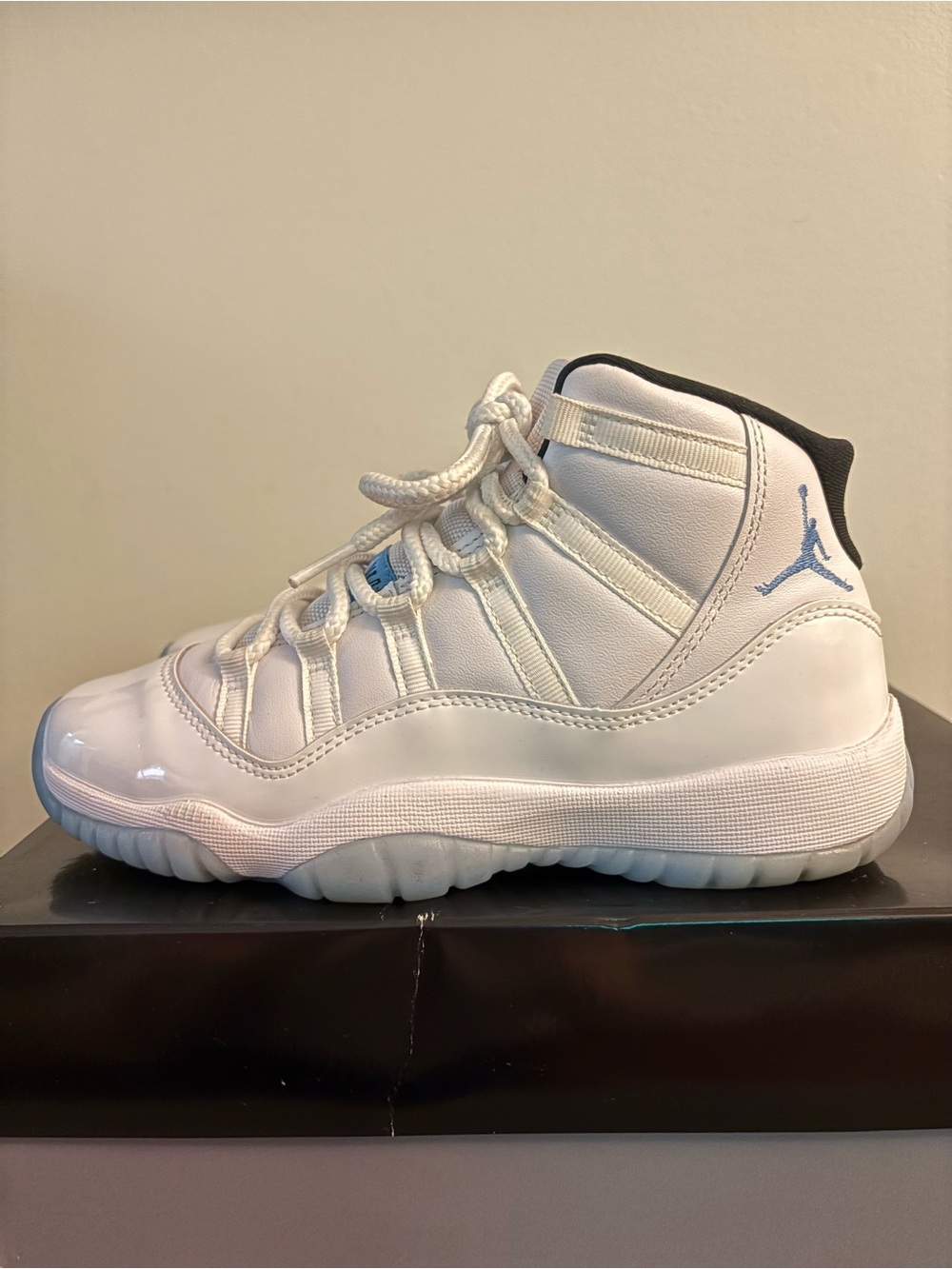 Jordan 11 Retro Legend Blue - US 5Y